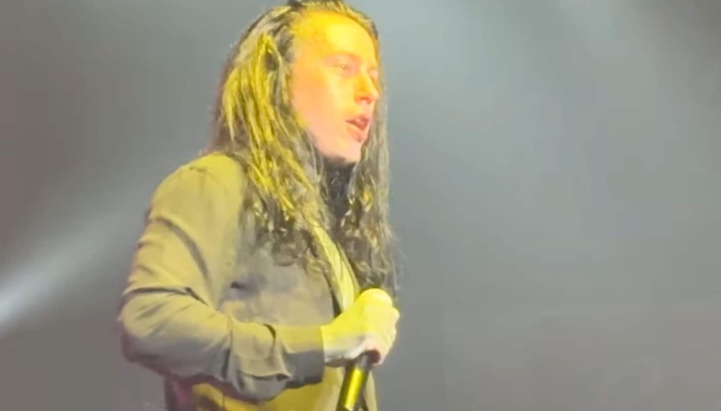 Falling In Reverse Live