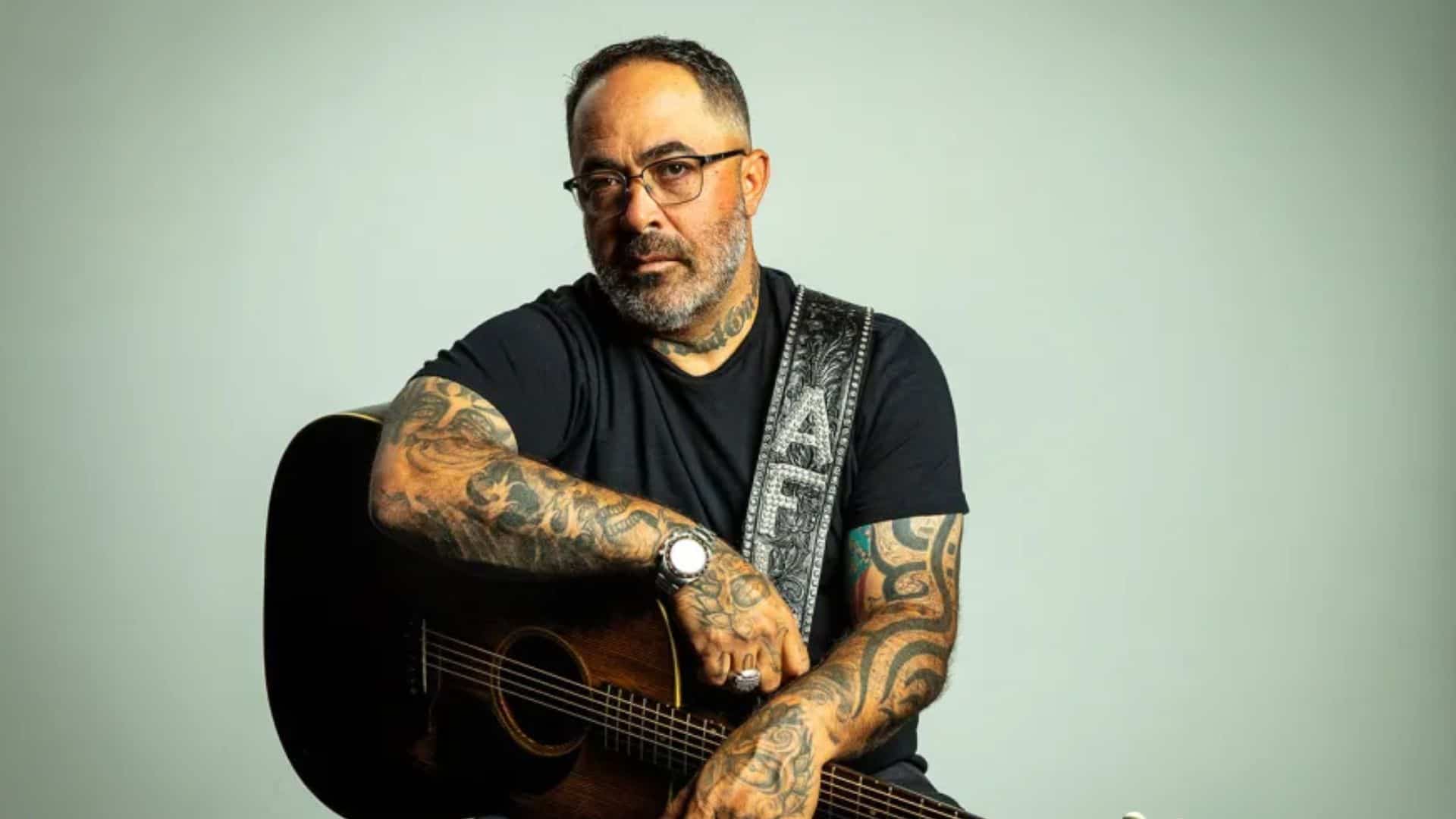 Aaron Lewis Staind 2021