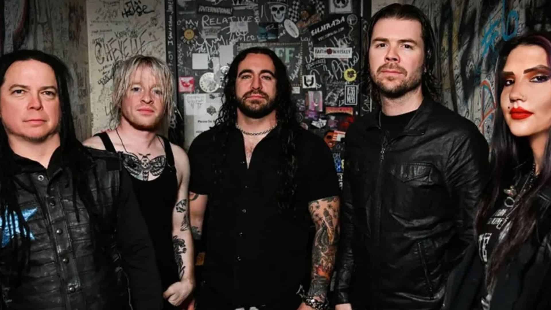 Saliva Band 2025